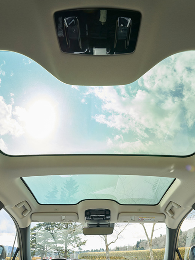 PANORAMIC ROOF WITH DIMMING FUNCTION
