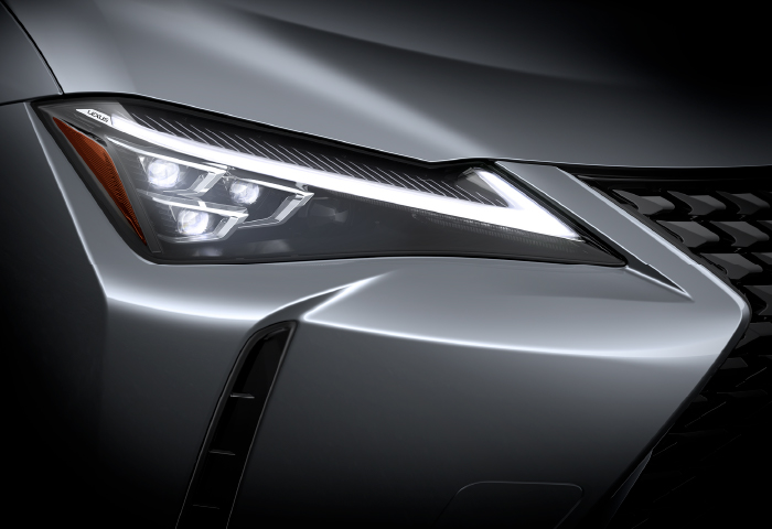 3-EYE LED HEADLAMPS WITH AUTOMATIC HIGH BEAM SYSTEM